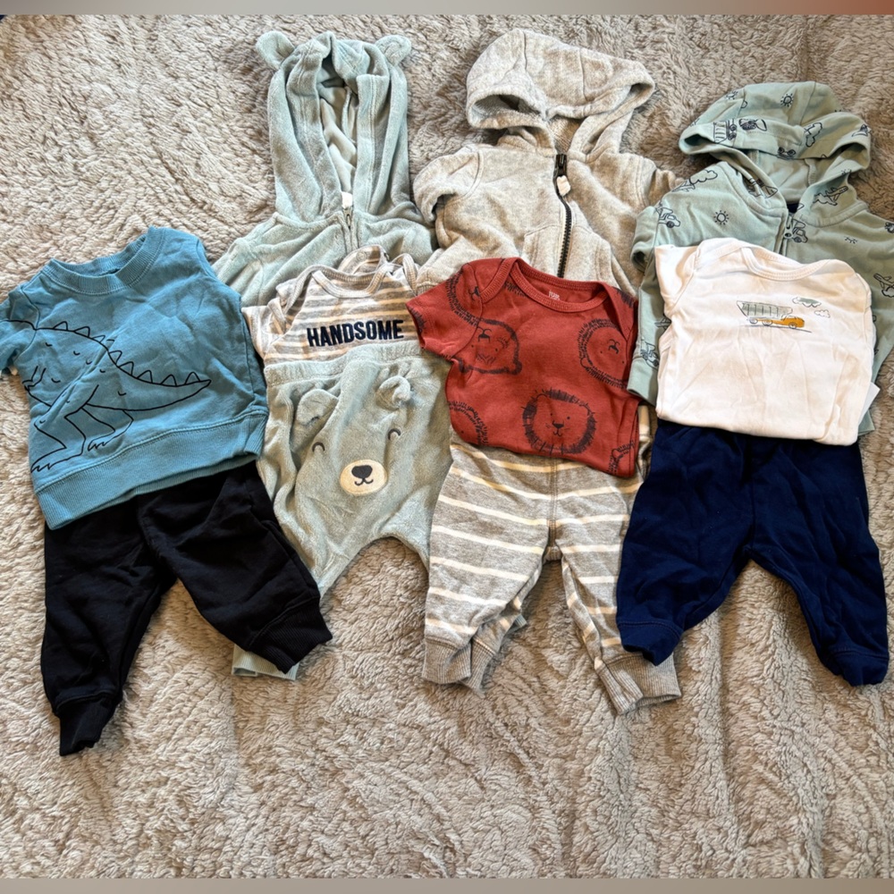 Carter's boys 3 month bundle- 4 Matching Sets